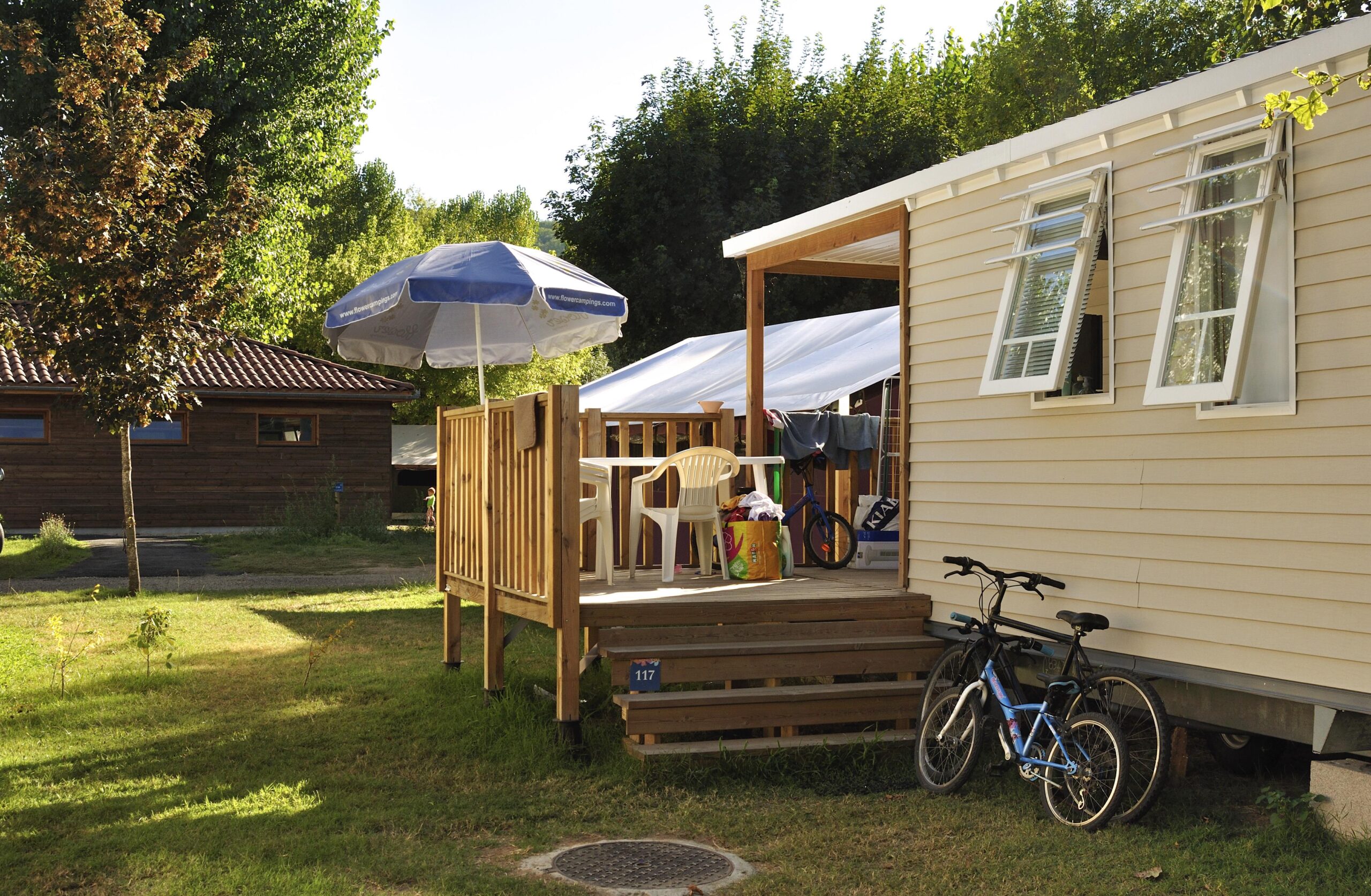 Mobil-Home Standard 27 m² 2 chambres dont terrasse semi-couverte 7 m²  + TV